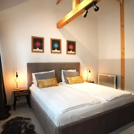 Apartment Modern And Spacious 3-bedroom Entire House