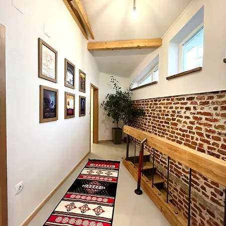 Modern And Spacious 3-bedroom Entire House Apartment Sofia